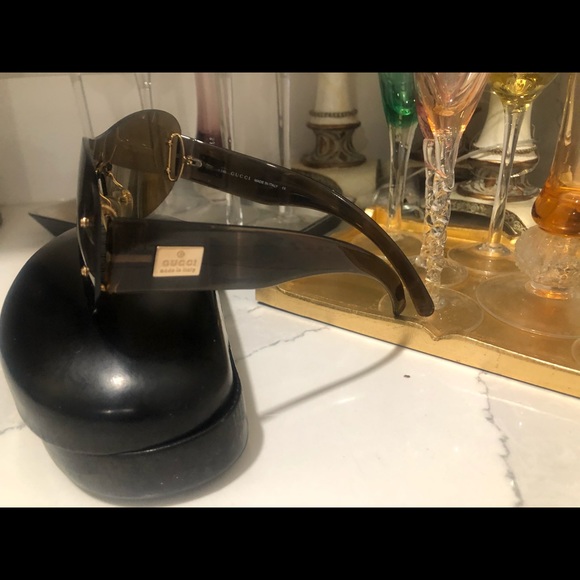 Gucci Sunglasses - Picture 6 of 8